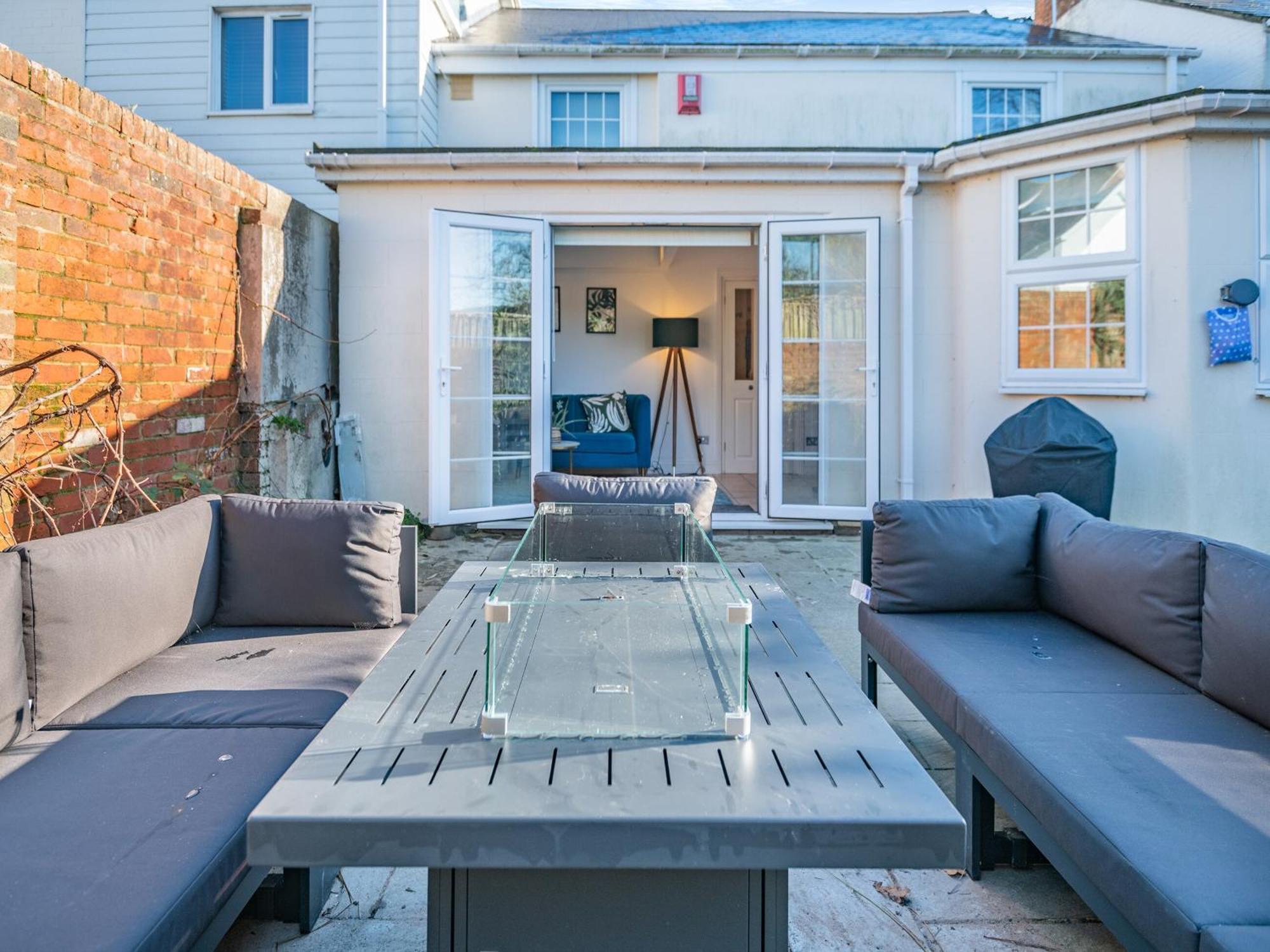 Kings Lea Villa Lymington Exterior photo